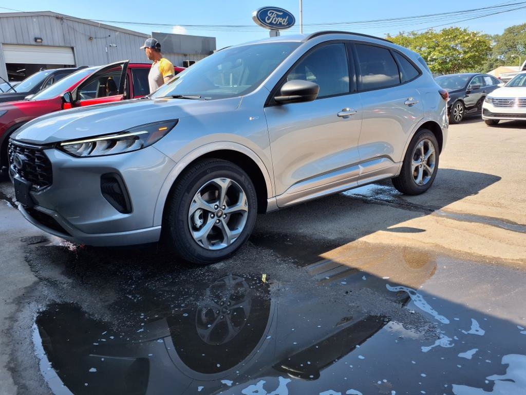 Used 2024 Ford Escape ST-Line FWD image 1