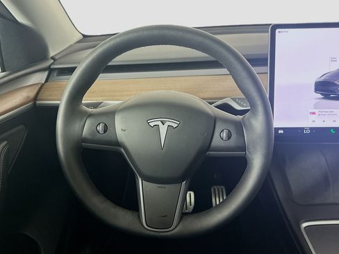 Used 2025 Tesla Model Y Performance AWD/4WD image 17