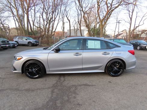 Used 2023 Honda Civic Sport image 3