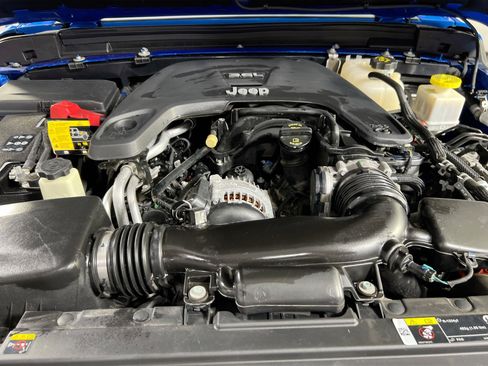 Used 2021 Jeep Gladiator Overland w/ Popular Equipment Package image 28