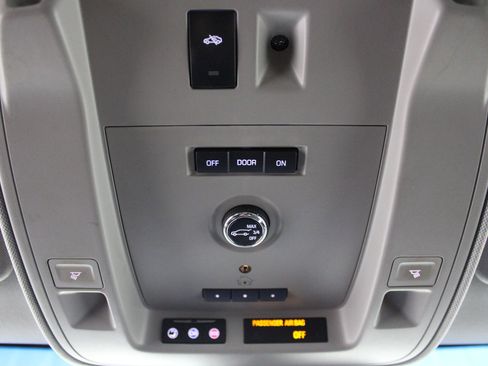 Used 2017 Cadillac Escalade ESV Luxury image 49