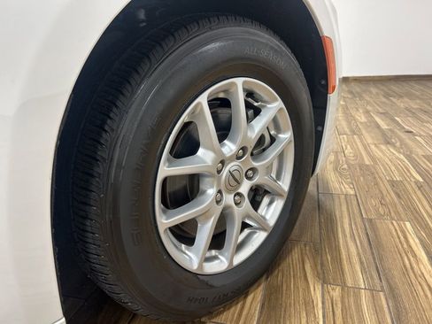 Certified 2023 Chrysler Pacifica Touring-L FWD image 20
