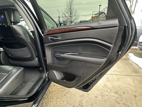 Used 2016 Cadillac SRX Luxury w/ Driver Awareness Package image 17