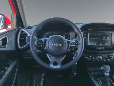 Used 2024 Kia Soul LX w/ Option Group 015 image 16