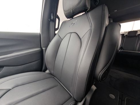 New 2026 Chrysler Pacifica Select image 11