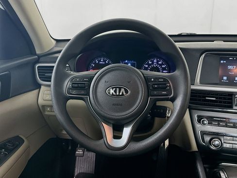Used 2018 Kia Optima LX w/ 17" Alloy Wheels Package image 18