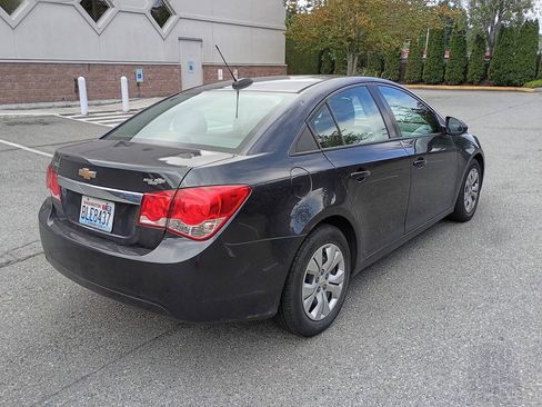 Used 2015 Chevrolet Cruze LS FWD image 6