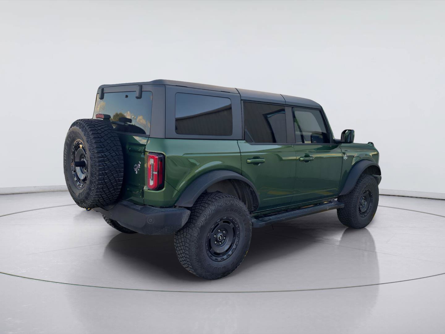 Used 2024 Ford Bronco Outer Banks AWD/4WD image 3
