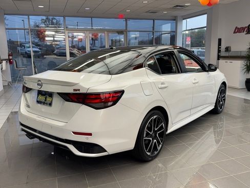 New 2025 Nissan Sentra SR image 3