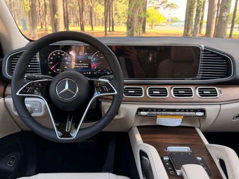 New 2026 Mercedes-Benz GLE 450 4MATIC image 3