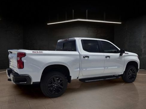 Used 2026 Chevrolet Silverado 1500 LT Trail Boss w/ Convenience Package II AWD/4WD image 7
