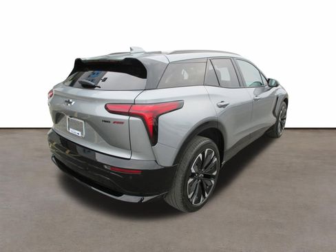 Used 2025 Chevrolet Blazer EV RS image 3