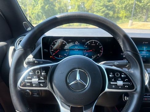 Used 2021 Mercedes-Benz GLA 250 4MATIC image 16