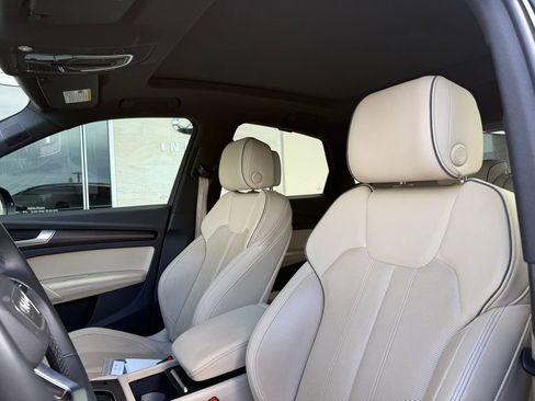 Used 2021 Audi Q5 Prestige w/ Prestige Package AWD/4WD image 9