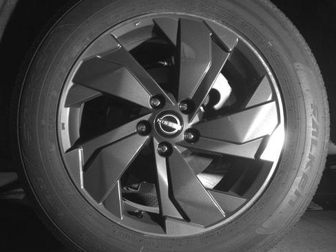 Used 2025 Nissan Rogue SV image 14