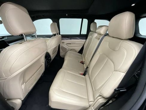Used 2024 Jeep Grand Cherokee Limited 4xe AWD/4WD image 8