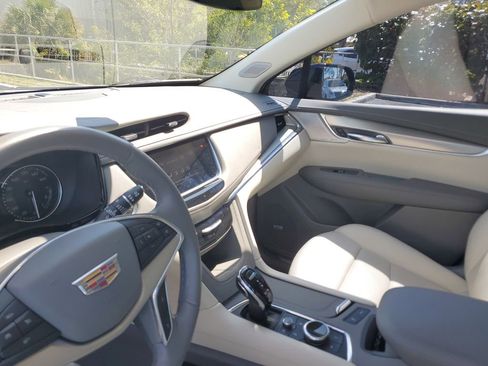 Used 2021 Cadillac XT5 Premium Luxury image 22