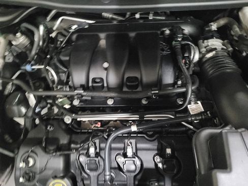 Used 2018 Ford Explorer XLT w/ Equipment Group 201A image 30