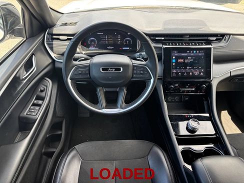 Used 2023 Jeep Grand Cherokee Altitude AWD/4WD image 17