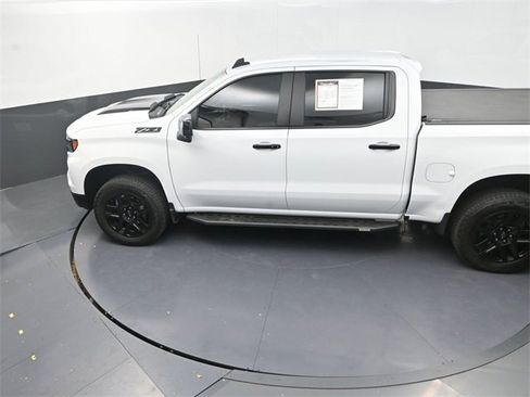 Used 2025 Chevrolet Silverado 1500 LT Trail Boss w/ LT Trail Boss Premium Package image 12