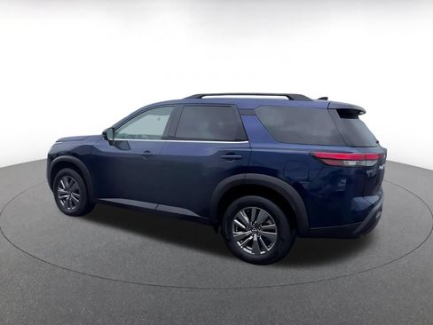 Used 2025 Nissan Pathfinder SV FWD image 10