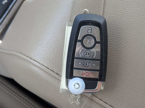 Used 2024 Ford Expedition Limited RWD image 36