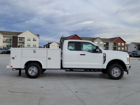 New 2026 Ford F250 XL w/ XL Chrome Package image 2