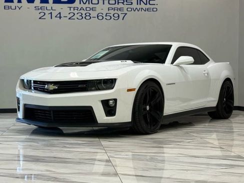 Used 2013 Chevrolet Camaro ZL1 w/ Gray Stripe Package image 2