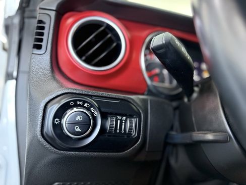 Used 2021 Jeep Gladiator Rubicon image 27