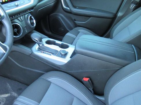 Used 2024 Chevrolet Blazer LT w/ Midnight/Sport Edition FWD image 15