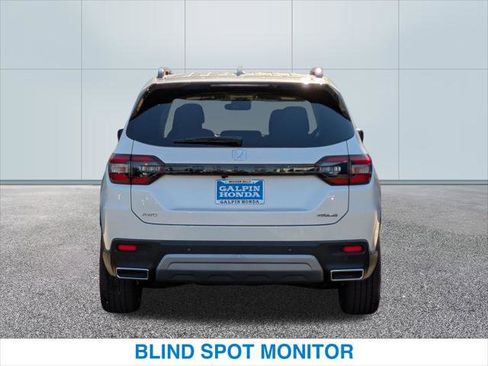 New 2025 Honda Pilot Touring image 8