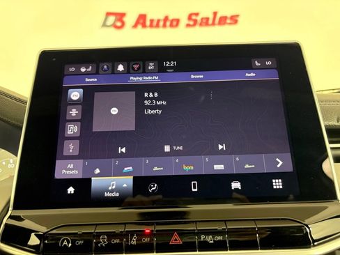 Used 2025 Jeep Compass Limited AWD/4WD image 25
