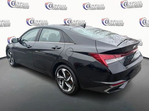 Used 2021 Hyundai Elantra SEL w/ Convenience + Premium Package image 7