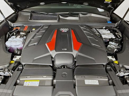 New 2026 Audi RS Q8 performance image 32