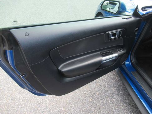 Used 2018 Ford Mustang GT RWD image 15