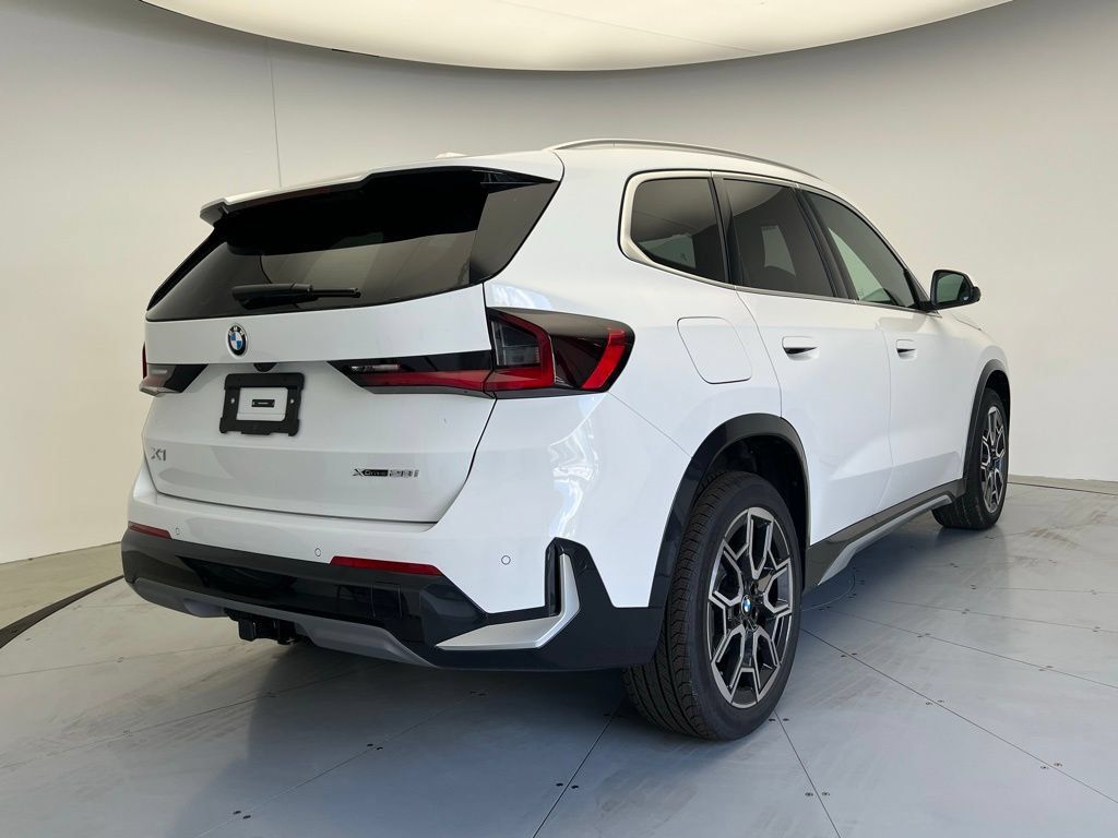 Used 2026 BMW X1 xDrive28i w/ Technology Package AWD/4WD image 3