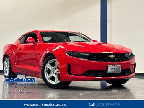 Used 2019 Chevrolet Camaro LT RWD image 1