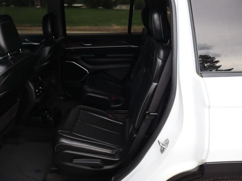 Used 2021 Jeep Grand Cherokee L Limited AWD/4WD image 20