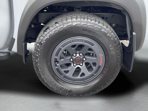 Used 2025 Nissan Frontier PRO-4X w/ Pro Convenience Package AWD/4WD image 29