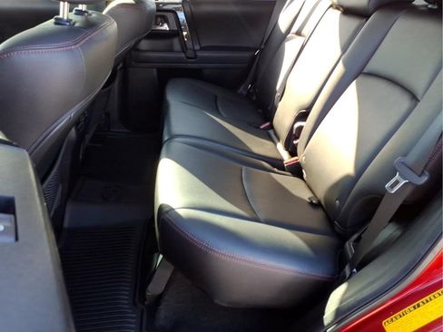 Used 2021 Toyota 4Runner Venture w/ Moonroof Package AWD/4WD image 19