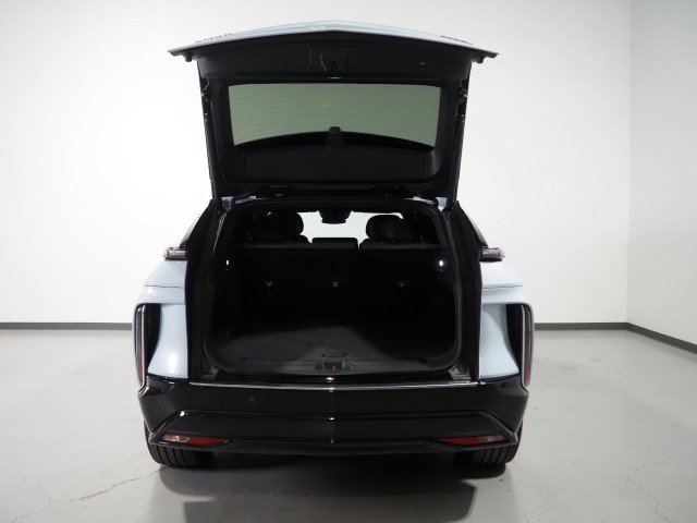 Used 2024 Cadillac Lyriq Tech AWD/4WD image 39