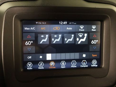 Used 2020 Jeep Renegade Latitude w/ Popular Equipment Group FWD image 38