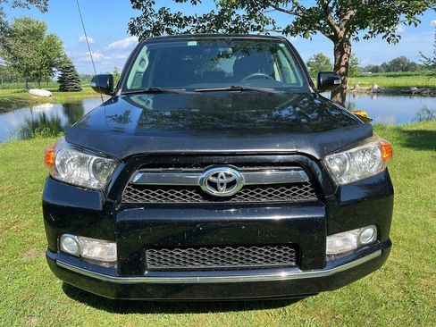 Used 2013 Toyota 4Runner SR5 AWD/4WD image 2