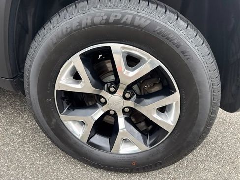 Used 2018 Jeep Cherokee Trailhawk w/ Quick Order Package 27L AWD/4WD image 9