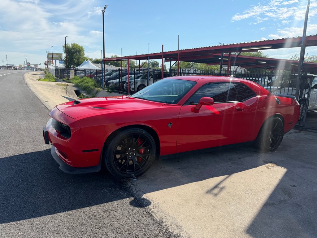 Used 2015 Dodge Challenger SRT Hellcat RWD image 11