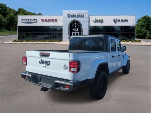 Used 2022 Jeep Gladiator Sport AWD/4WD image 6