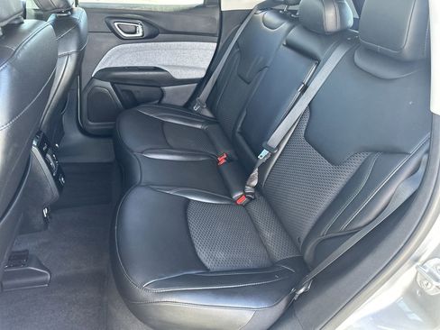 Used 2022 Jeep Compass Latitude image 20