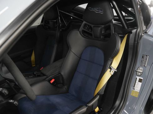 Used 2023 Porsche 718 Cayman GT4 RS RWD image 45