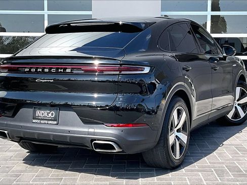 Used 2025 Porsche Cayenne E-Hybrid Coupe AWD/4WD image 13