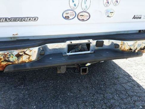 Used 2006 Chevrolet Silverado 1500 LT w/ Light Duty Power Package AWD/4WD image 6